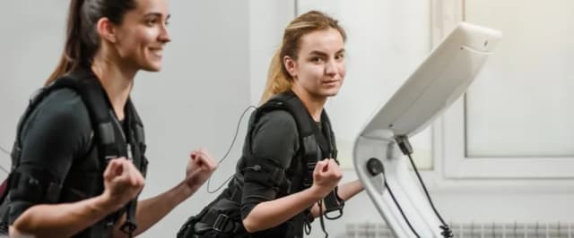 Trening EMS na czym polega - Jak działa i jakie ma korzyści? Trening EMS na czym polega - Jak działa i jakie ma korzyści?